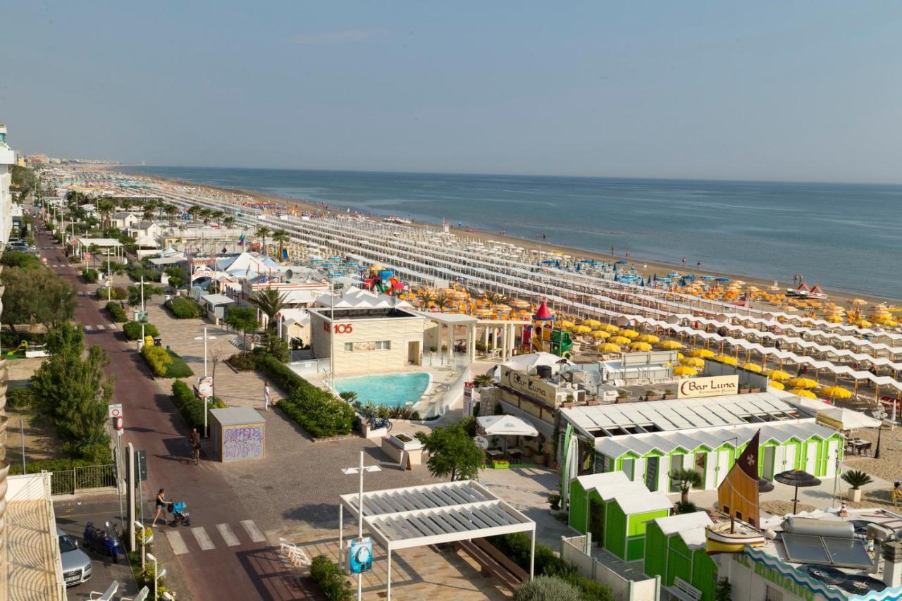 Hotel Astra Riccione Eksteriør billede