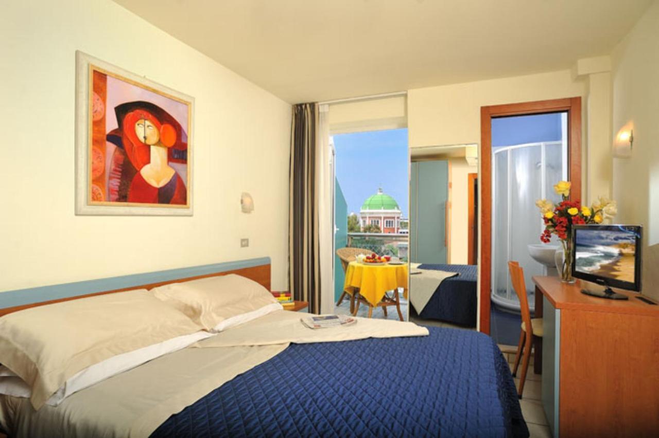 Hotel Astra Riccione Eksteriør billede