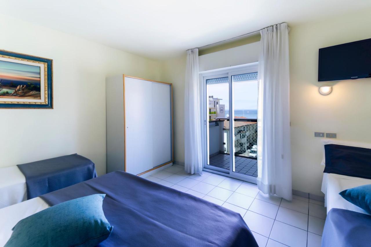 Hotel Astra Riccione Eksteriør billede