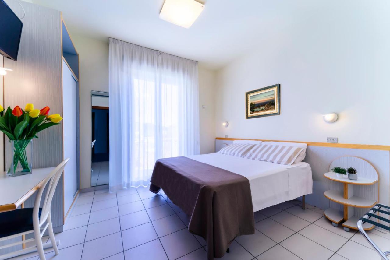 Hotel Astra Riccione Eksteriør billede