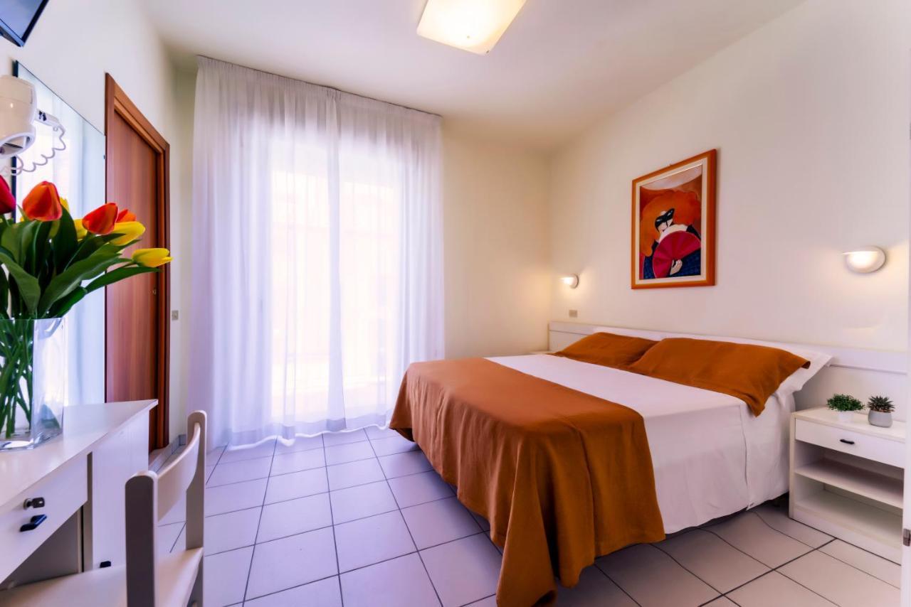 Hotel Astra Riccione Eksteriør billede