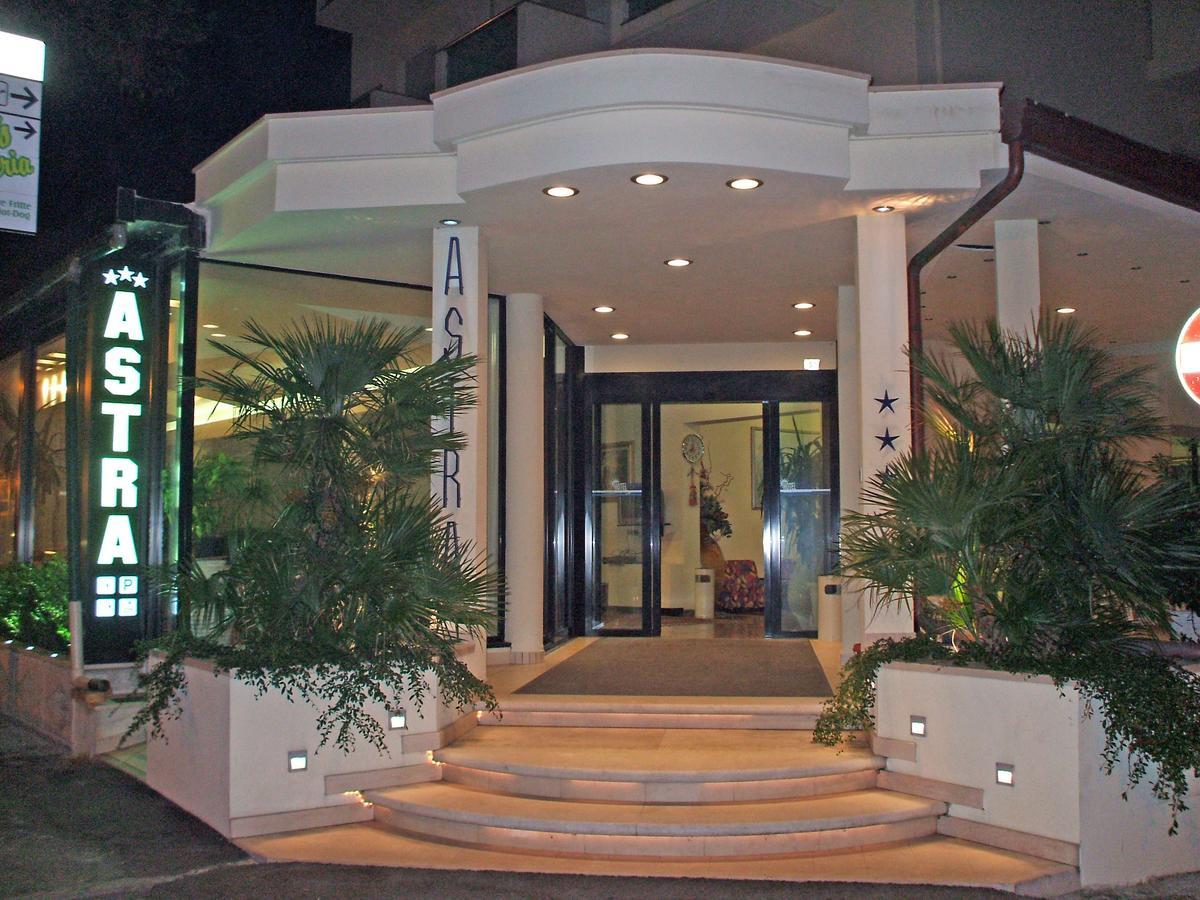 Hotel Astra Riccione Eksteriør billede