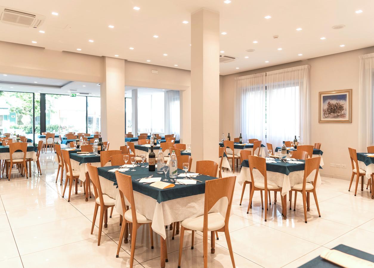 Hotel Astra Riccione Eksteriør billede